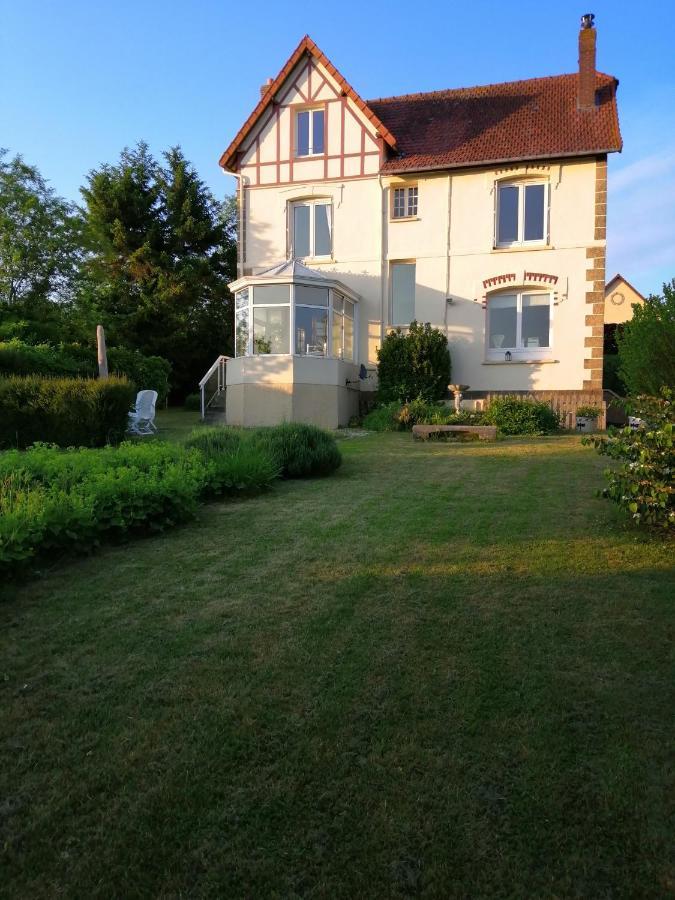 Le Paris Londres Bed & Breakfast Mesnieres-en-Bray Exterior foto